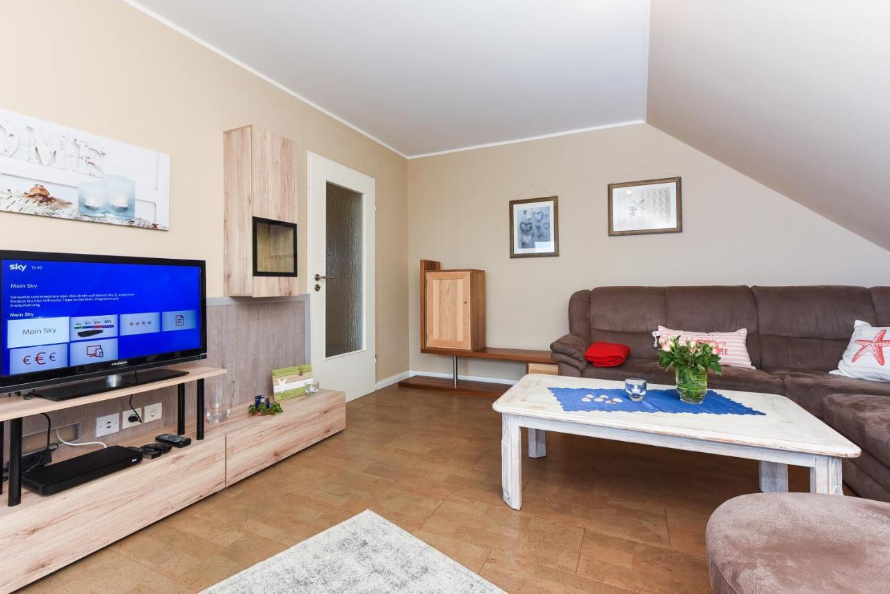Ferienwohnung Haus Heimathafen 埃森斯 外观 照片